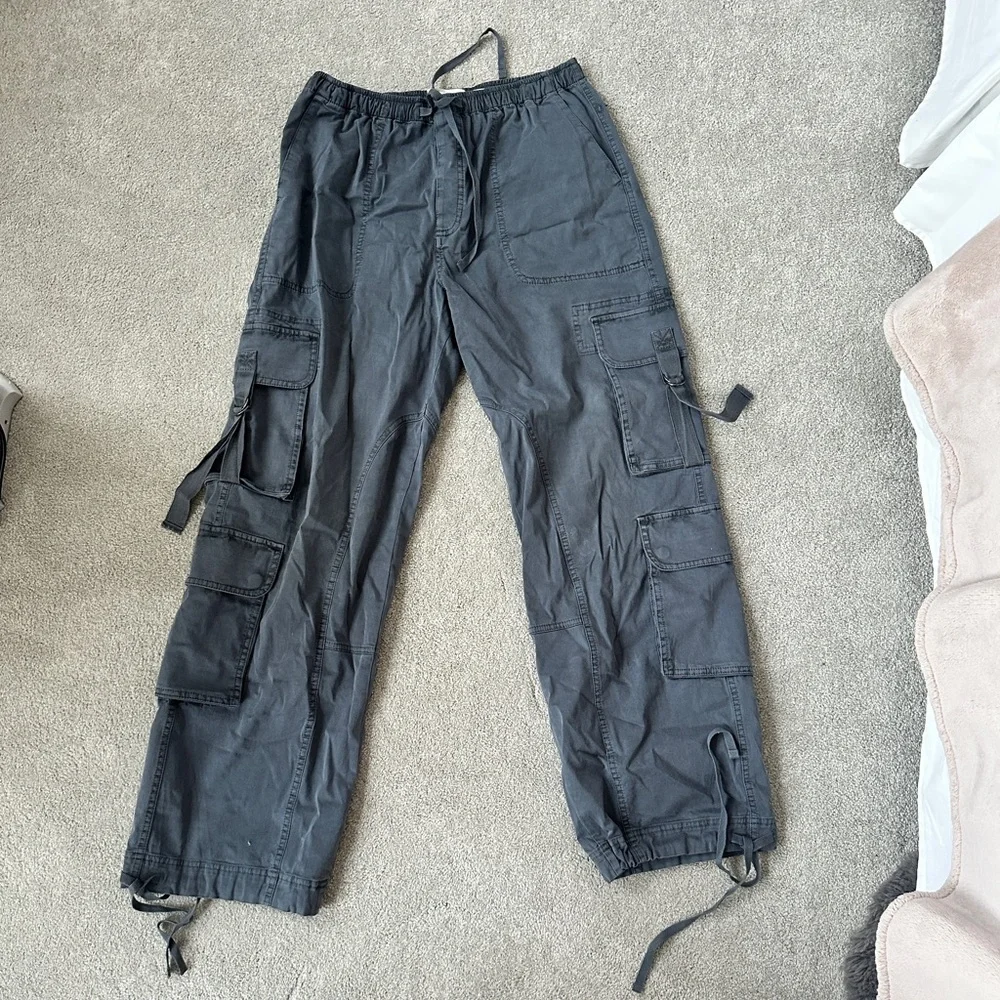 Abercrombie & Fitch Dark Gray Cargo Pants - Picture 1 of 6
